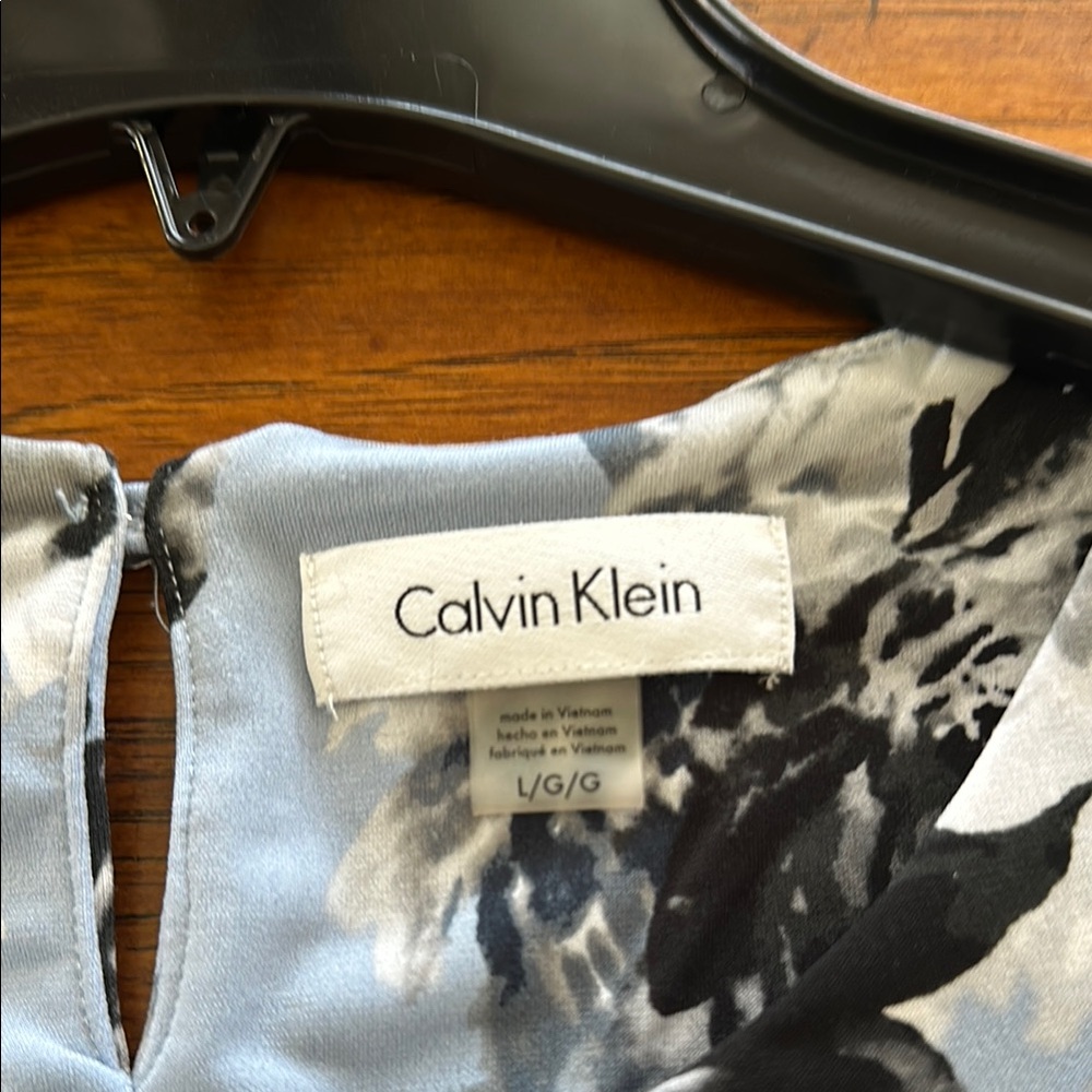 Calvin Klein Women's Blue Floral Top - Picture 5 of 7